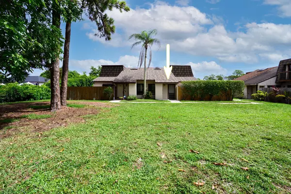 West Palm Beach, FL 33406,4107 Palm Bay CIR D