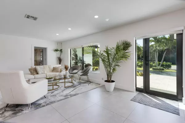 Boca Raton, FL 33486,1049 W S Palmetto Park RD