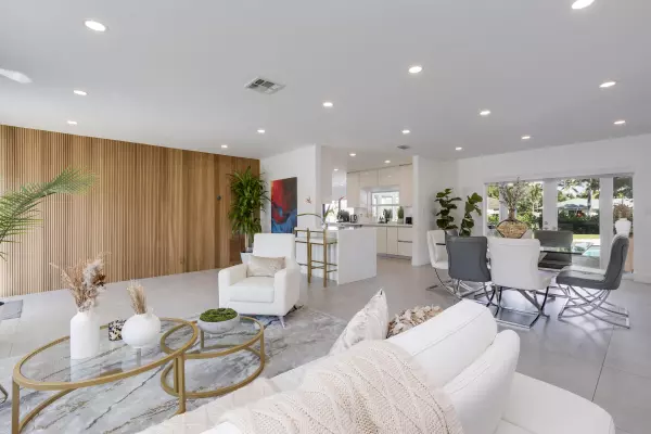 Boca Raton, FL 33486,1049 W S Palmetto Park RD