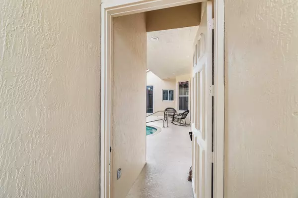 Boynton Beach, FL 33436,8094 Sago Palm LN