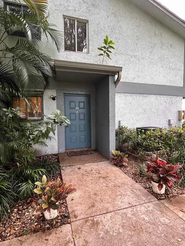 2733 S Oakland Forest DR 104, Oakland Park, FL 33309