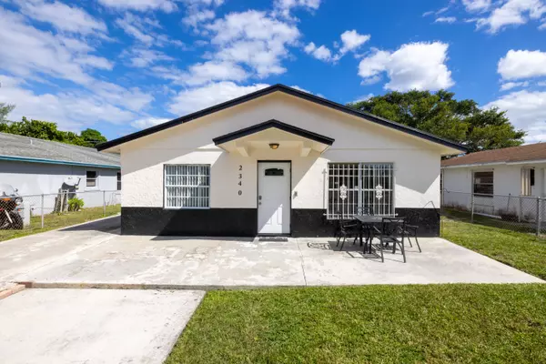 2340 R J Hendley AVE, Riviera Beach, FL 33404