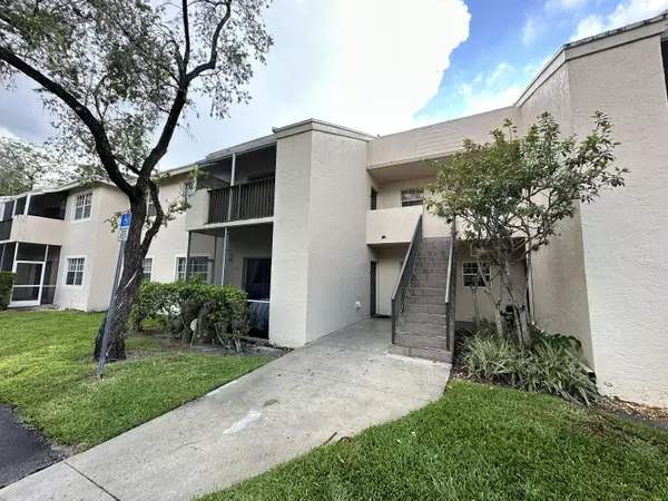 671 Cypress Lake BLVD E, Deerfield Beach, FL 33064
