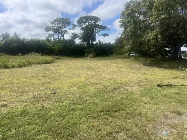 Port Saint Lucie, FL 34983,198 NE St James DR
