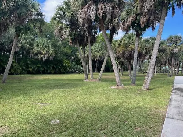 Port Saint Lucie, FL 34987,18602 Kitty Hawk CT