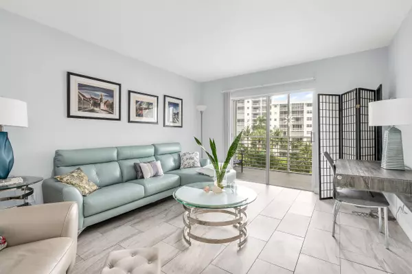2731 NE 14th St CSWY 430, Pompano Beach, FL 33062