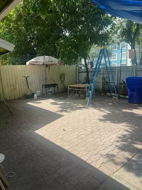 North Lauderdale, FL 33068,1320 SW N 75th AVE