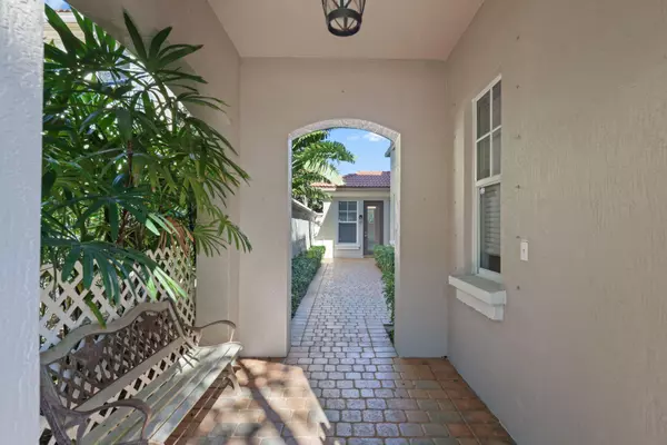 Palm Beach Gardens, FL 33410,1820 Flower DR