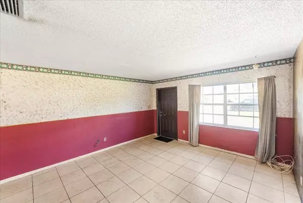 Fort Pierce, FL 34946,2695 Mohawk AVE