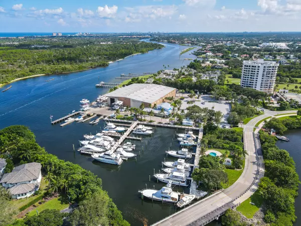 Jupiter, FL 33477,3322 Casseekey Island RD 302