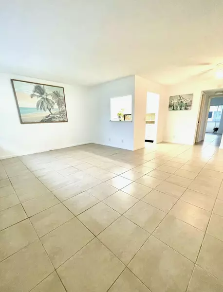 128 Canterbury F 128, West Palm Beach, FL 33417