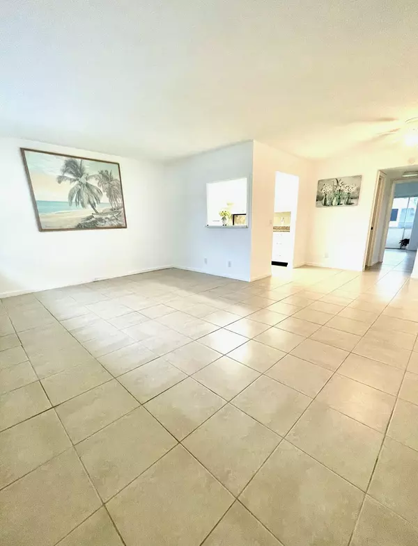 128 Canterbury F 128, West Palm Beach, FL 33417