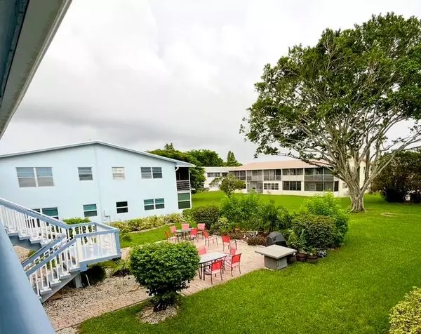 West Palm Beach, FL 33417,128 Canterbury F 128