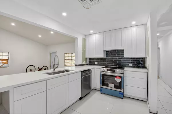 Delray Beach, FL 33484,5196 Palm Ridge BLVD