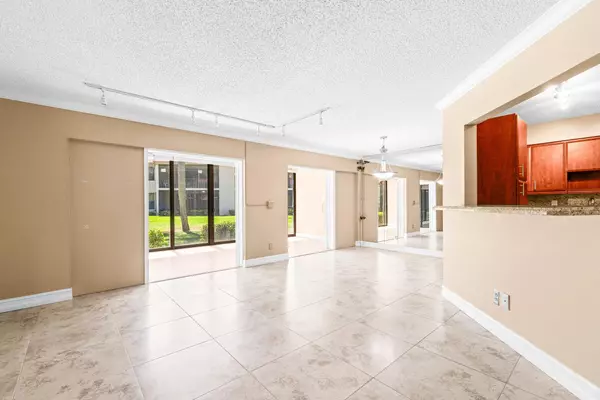 Boca Raton, FL 33486,5750 Coach House CIR C