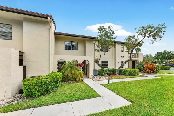 Boca Raton, FL 33433,8566 Casa Del Lago 47 F