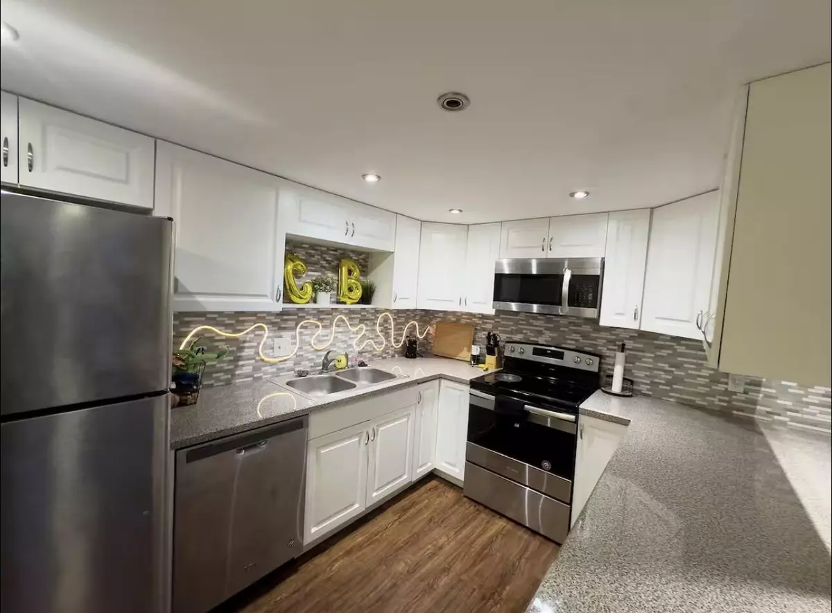 Daytona Beach, FL 32114,108 Lacosta LN 611