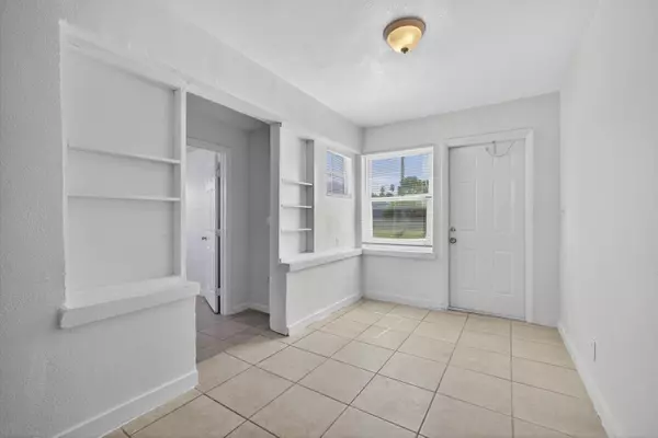 Riviera Beach, FL 33404,146 W 18th ST