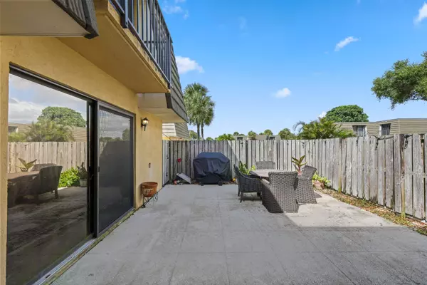 West Palm Beach, FL 33407,1023 10th WAY