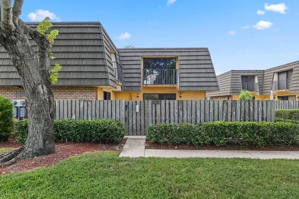 West Palm Beach, FL 33407,1023 10th WAY