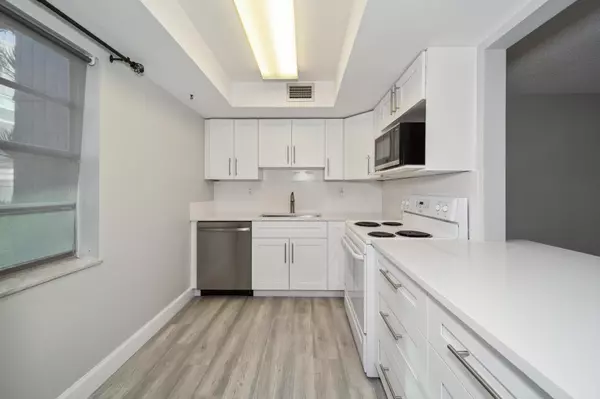 Delray Beach, FL 33484,693 E Flanders O 693