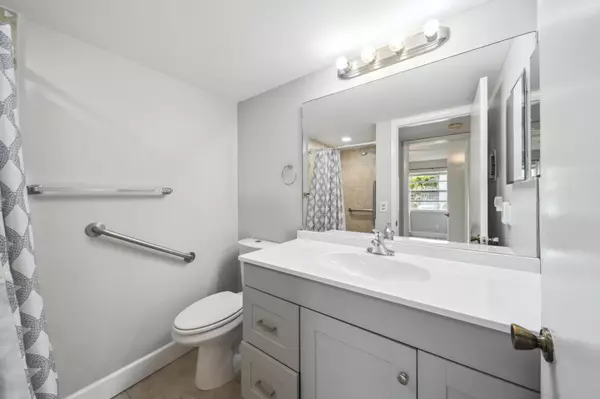 Delray Beach, FL 33484,693 E Flanders O 693