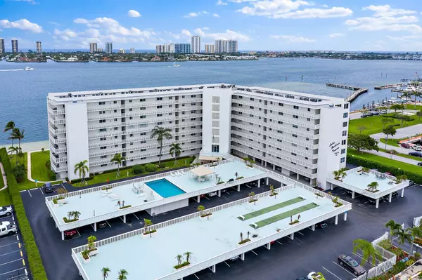 301 Lake Shore DR 802, Lake Park, FL 33403