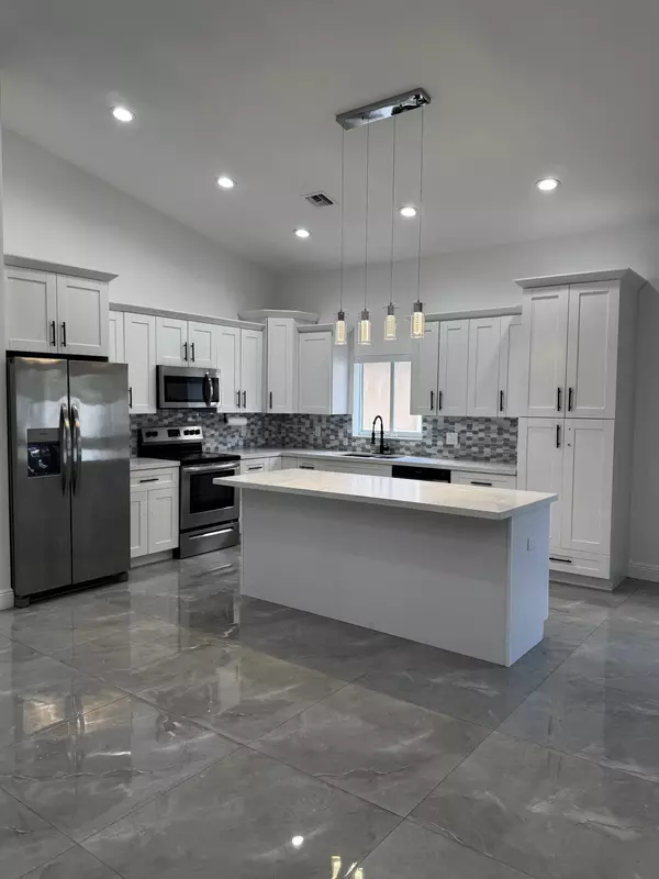 4522 NW 36th CT, Lauderdale Lakes, FL 33319