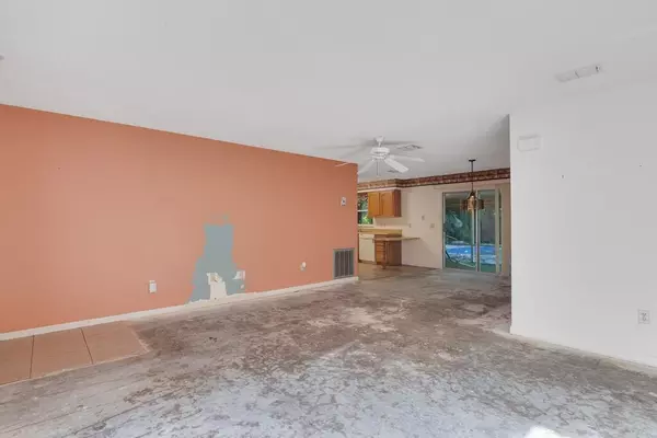 Vero Beach, FL 32960,955 37th AVE