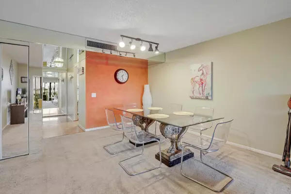 Lake Worth, FL 33467,4254 Deste CT 301