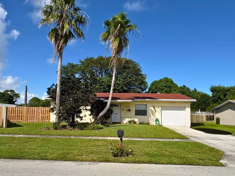 2589 Dolphin DR, Delray Beach, FL 33445