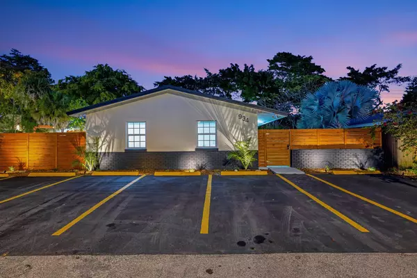 Fort Lauderdale, FL 33311,934 NW 4th AVE 1-4