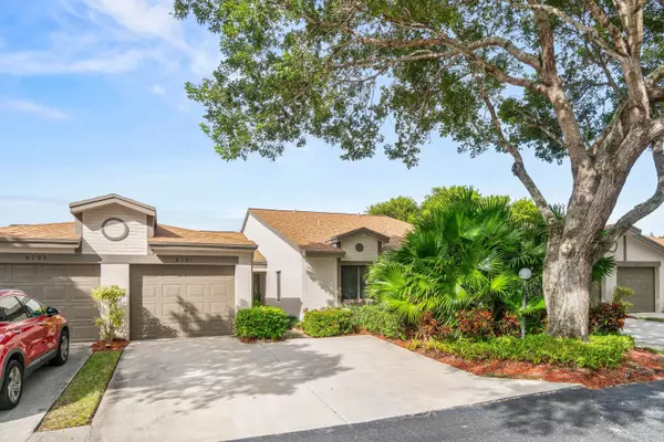 Boca Raton, FL 33496,8191 Whispering Palm DR