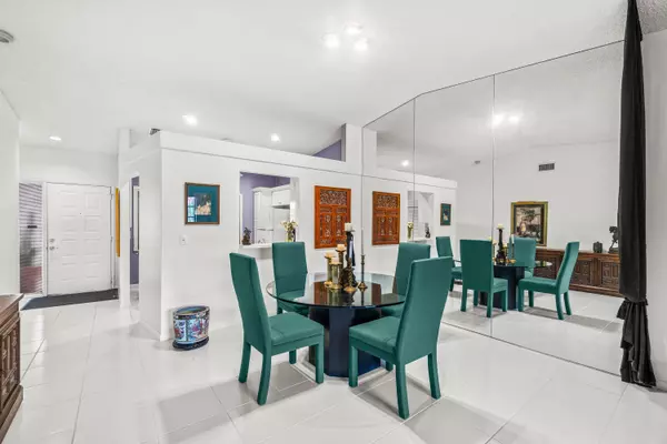 Boca Raton, FL 33496,8191 Whispering Palm DR