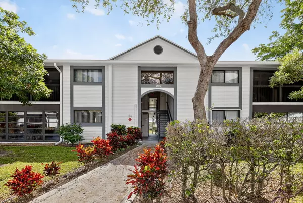 15453 Lakes Of Delray BLVD 207, Delray Beach, FL 33484