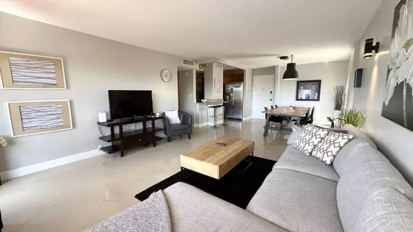 Hallandale Beach, FL 33009,401 Golden Isles DR 409