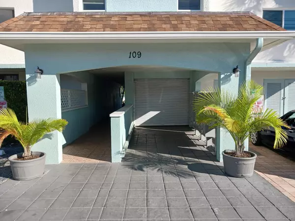 North Palm Beach, FL 33408,109 Paradise Harbour Blvd 415