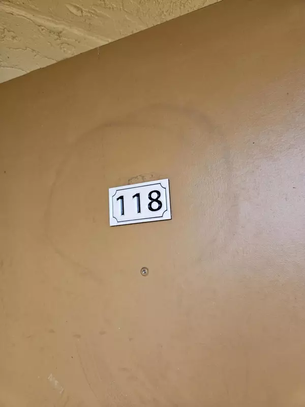 Palm Springs, FL 33461,500 W Village Green CIR 118