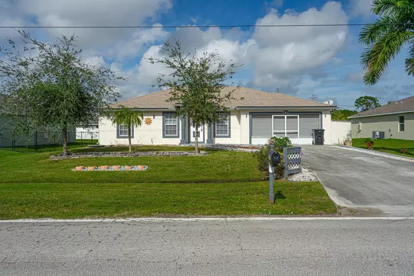 707 NW Nw Floresta Drive DR, Port Saint Lucie, FL 34983