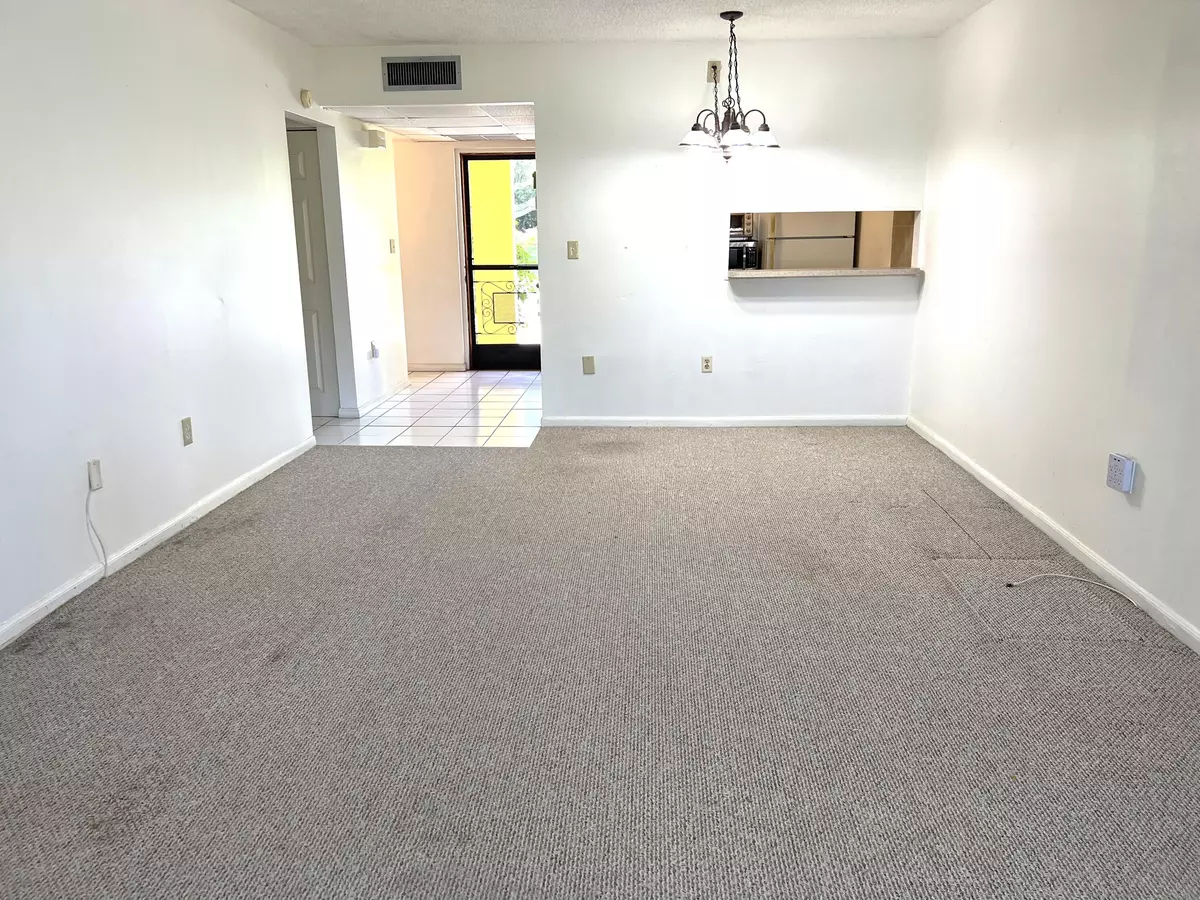 Boca Raton, FL 33486,812 SW 9th Street CIR 103