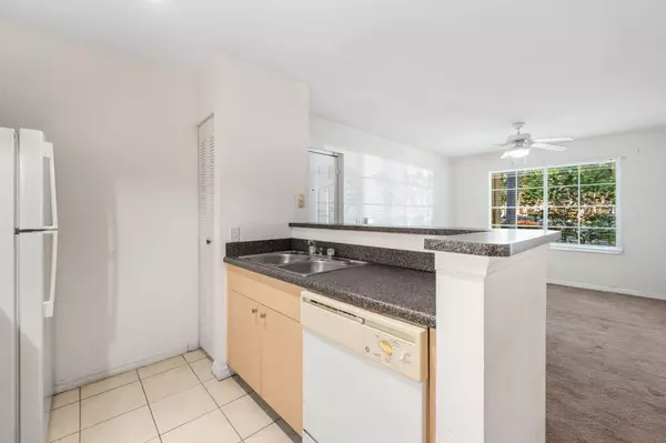 West Palm Beach, FL 33409,4241 San Marino BLVD 103