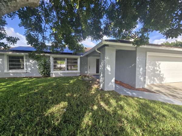 Royal Palm Beach, FL 33411,242 Las Palmas ST