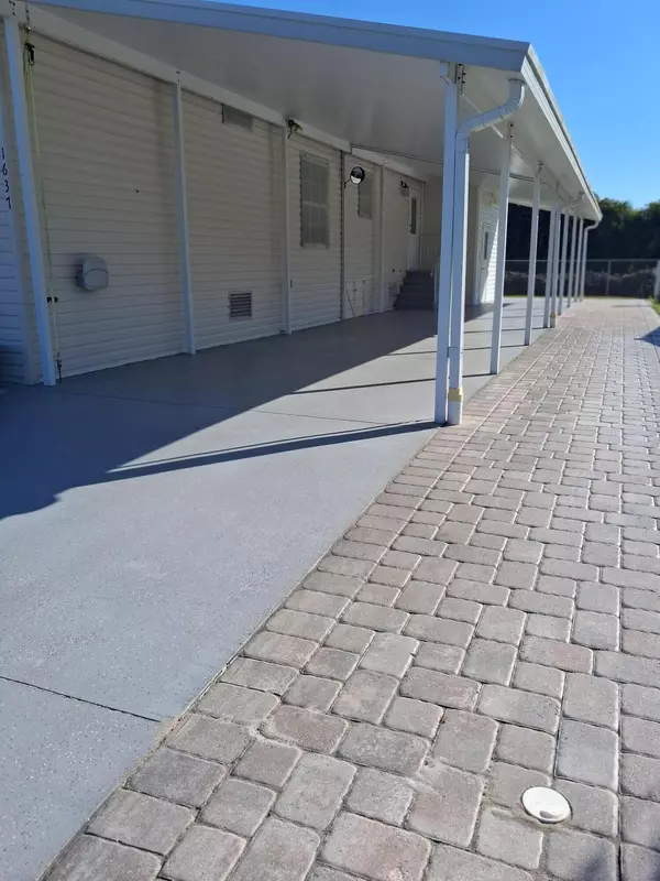 Okeechobee, FL 34974,1637 SW 35 CIR