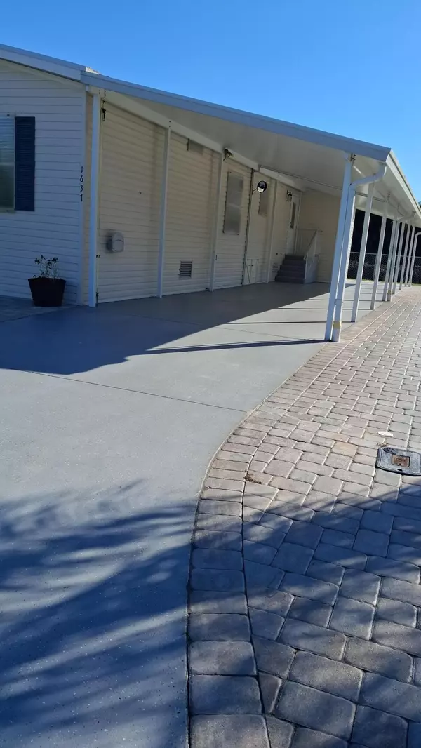 Okeechobee, FL 34974,1637 SW 35 CIR