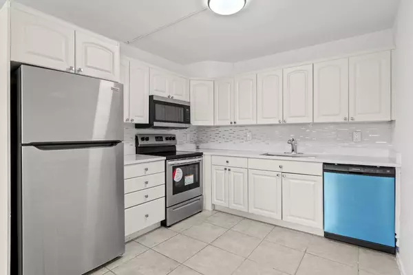 2044 Hythe C, Boca Raton, FL 33434