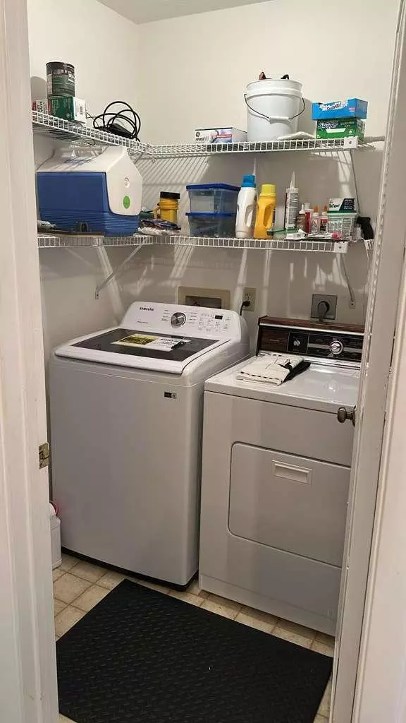 Greenacres, FL 33467,3360 Lucerne Park DR