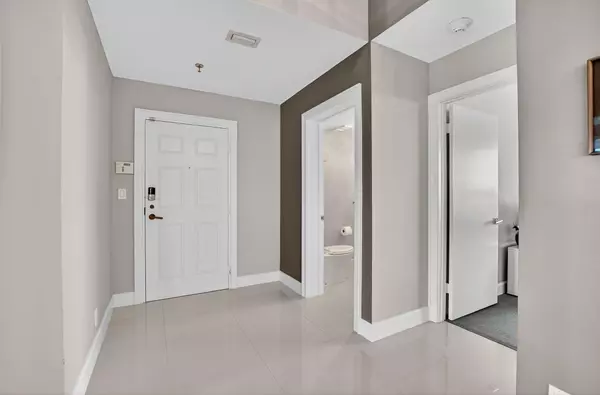 Boca Raton, FL 33433,7578 Regency Lake DR 801