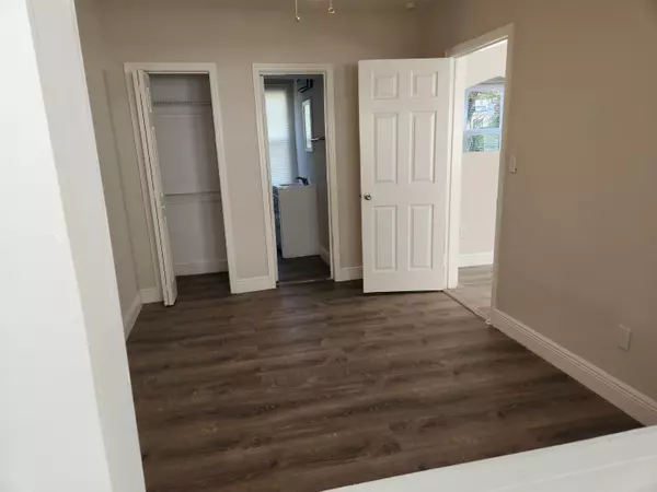 Lake Worth Beach, FL 33460,403 S 2nd ST