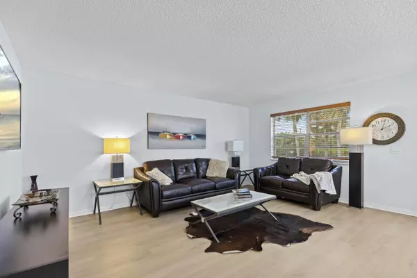 Delray Beach, FL 33484,74 Normandy B