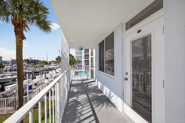 North Palm Beach, FL 33408,104 Paradise Harbour BLVD 203